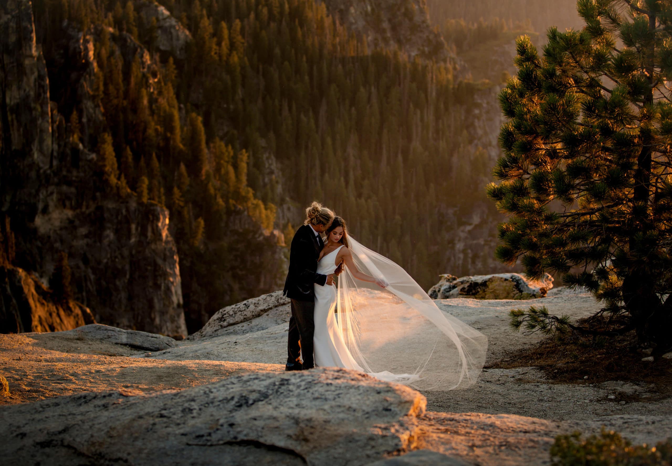 A picture of a couple in Yosemite national park taken by a California elopement photographer.